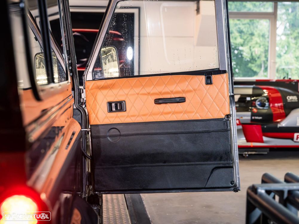 Land Rover Defender - 10