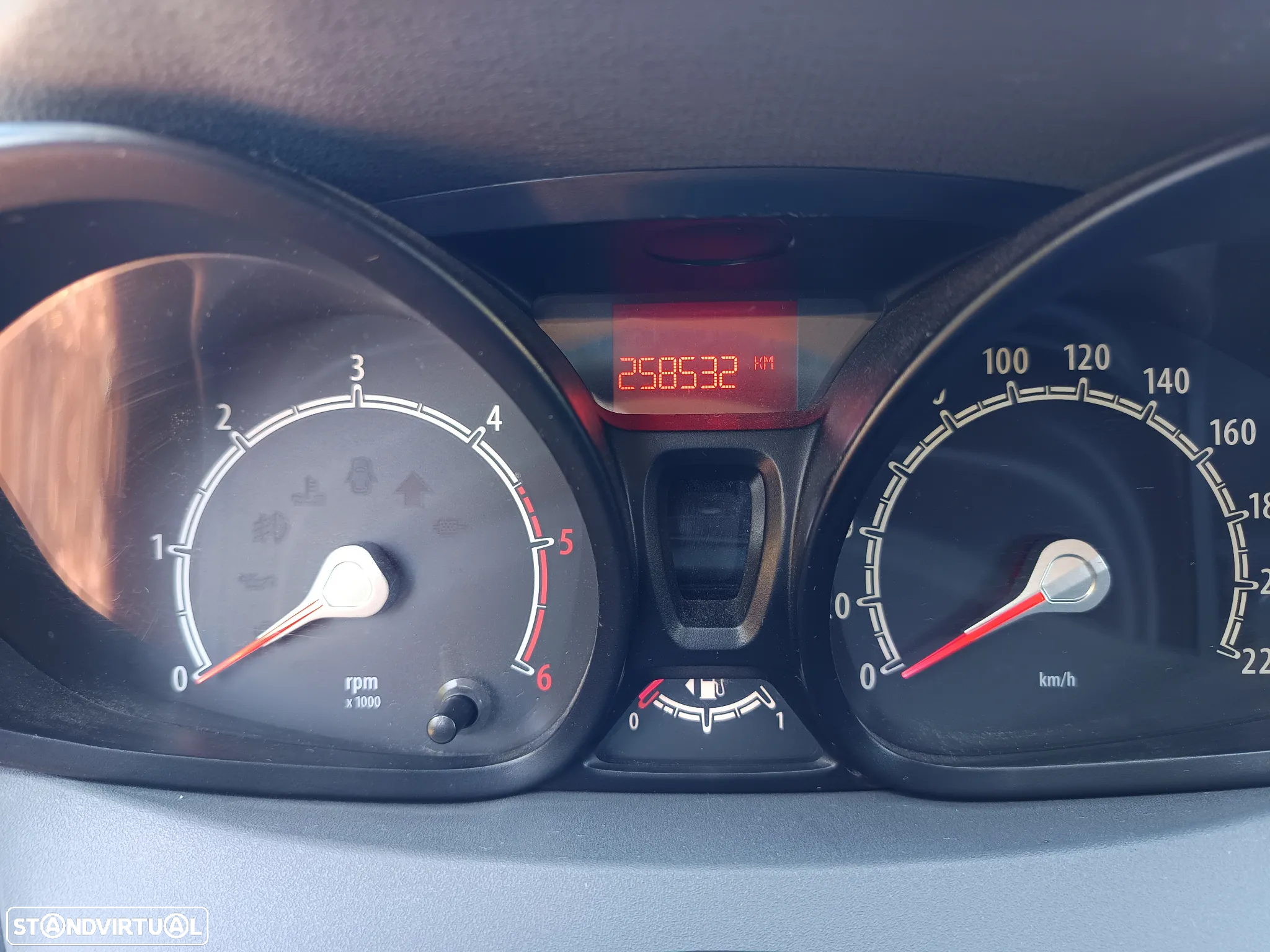 Ford Fiesta 1.6 TDCi ECOnetic - 12