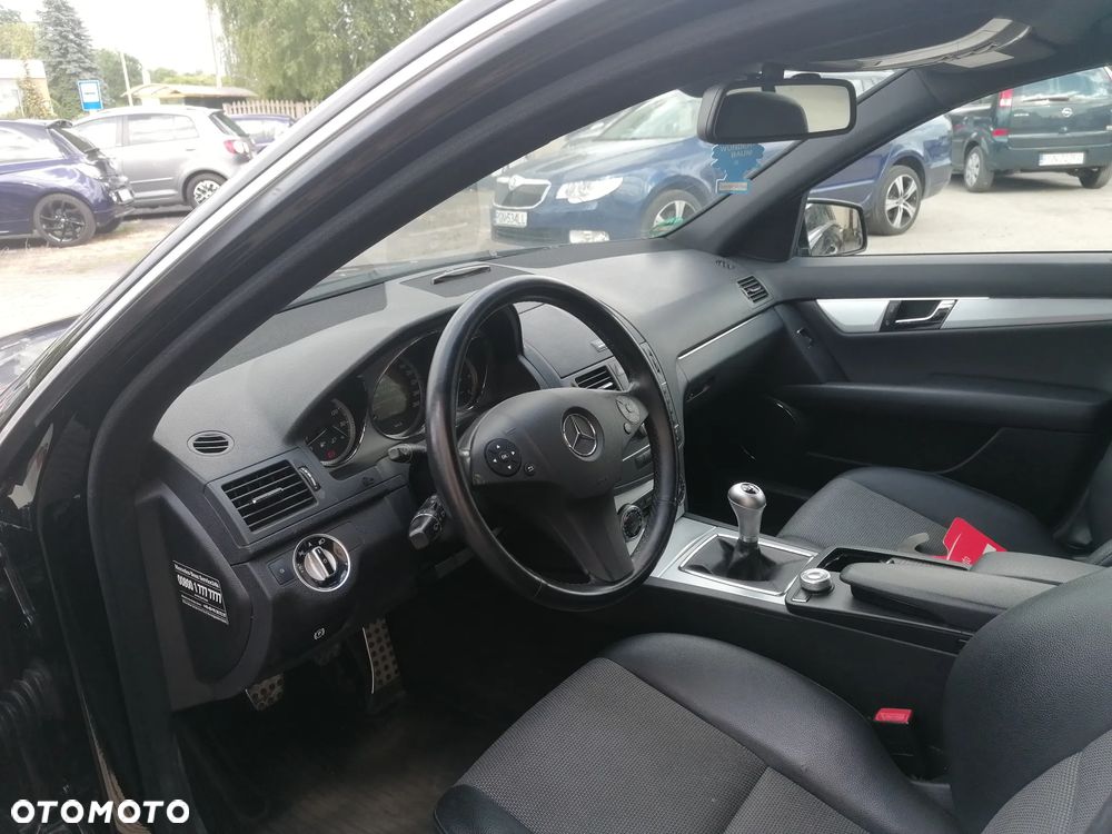 Mercedes-Benz Klasa C 220 CDI DPF (BlueEFFICIENCY) Avantgarde - 10