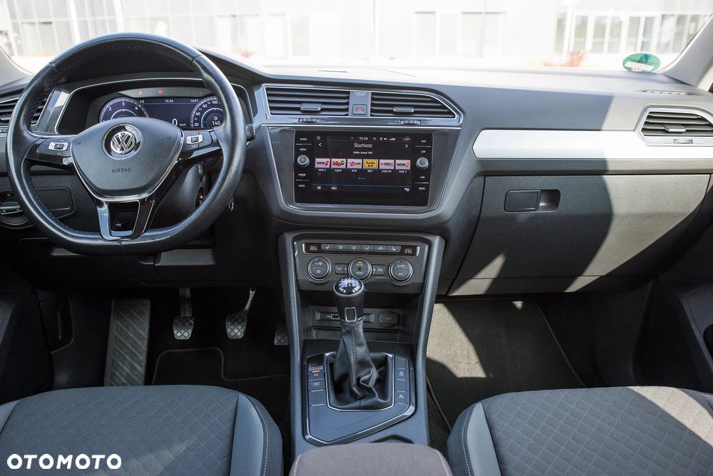 Volkswagen Tiguan 2.0 TDI SCR Elegance - 27