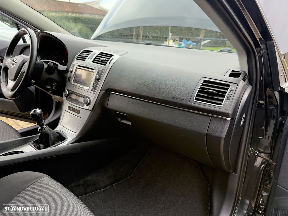 Toyota Avensis SW 2.0 D-4D Exclusive +Navi - 53