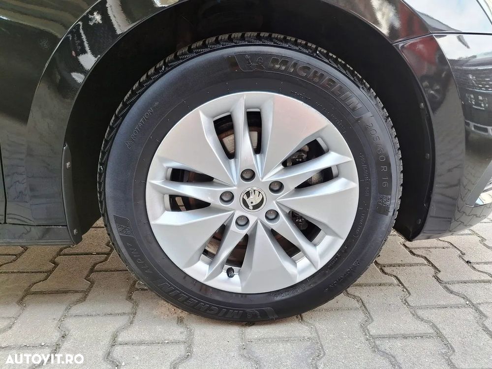 Skoda Octavia 2.0 TDI DSG Ambition - 22