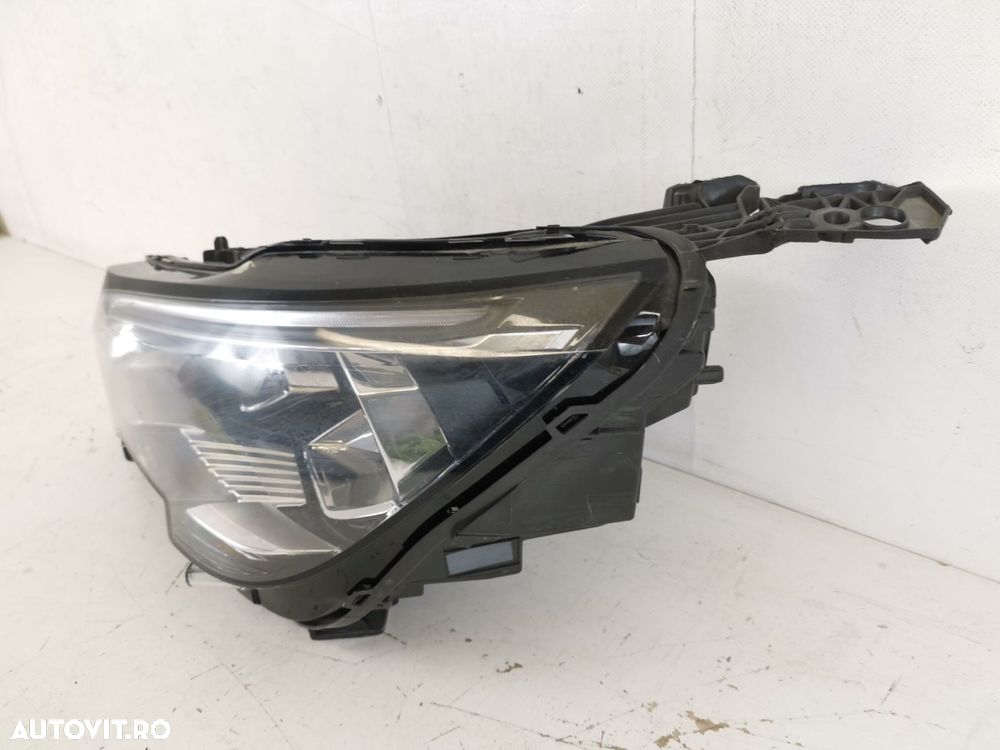 Far Stanga Peugeot  3008 2 2016 2017 2018 2019 2020 Original - 3