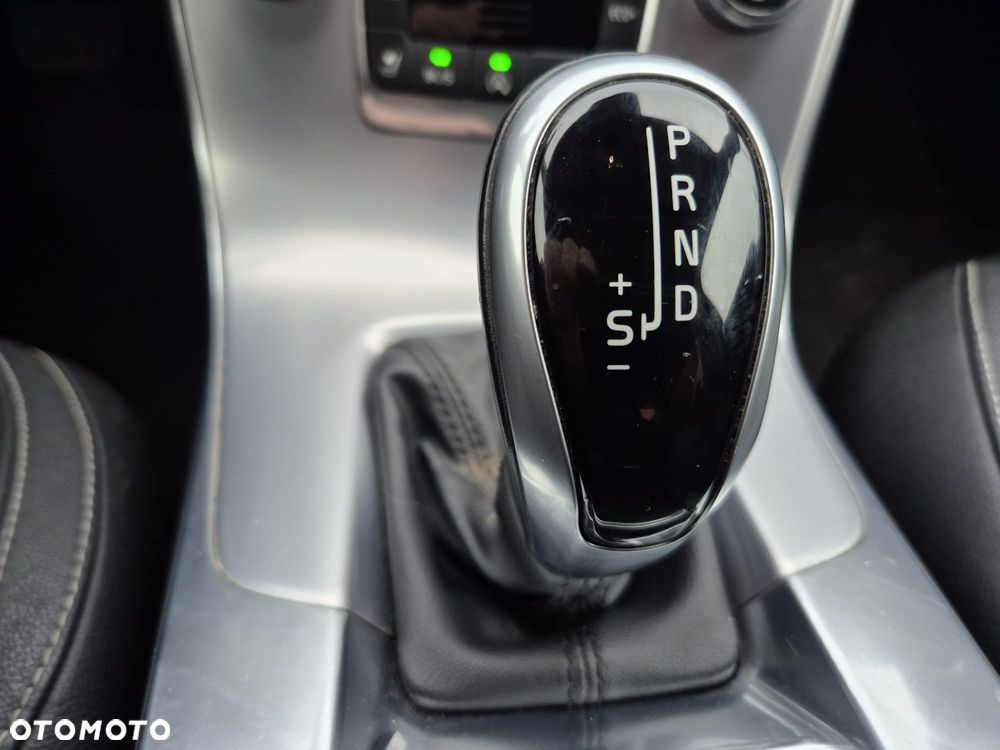 Volvo S60 T5 Geartronic RDesign - 8