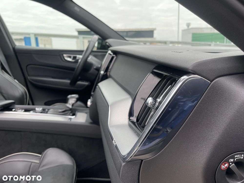 Volvo XC 60 T4 Geartronic RDesign - 25