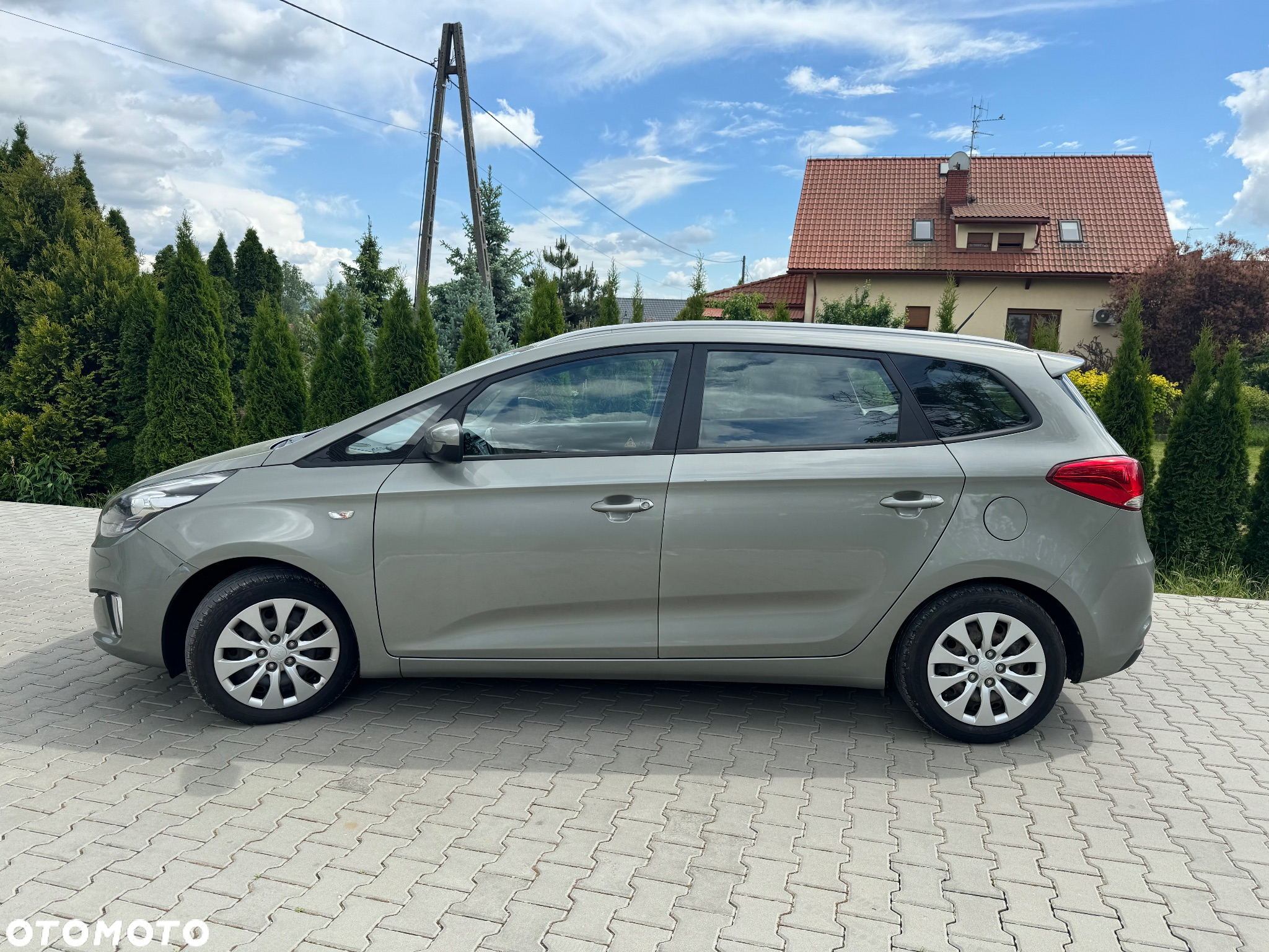 Kia Carens 1.7 CRDi 115 Dream-Team Edition - 4