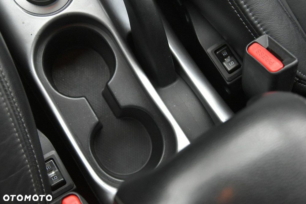 Mitsubishi Outlander - 15