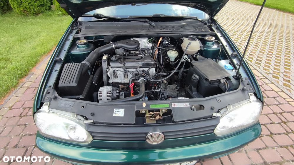 Volkswagen Golf 1.8 GL - 20
