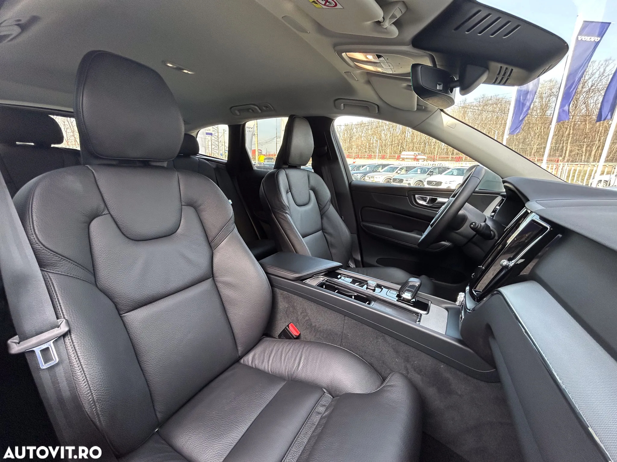 Volvo XC 60 B4 MHEV AT FWD Core - 14