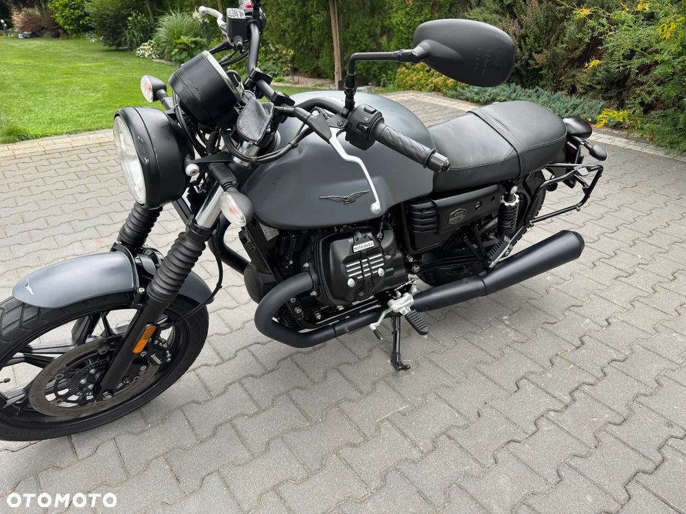 Moto Guzzi V7 - 12