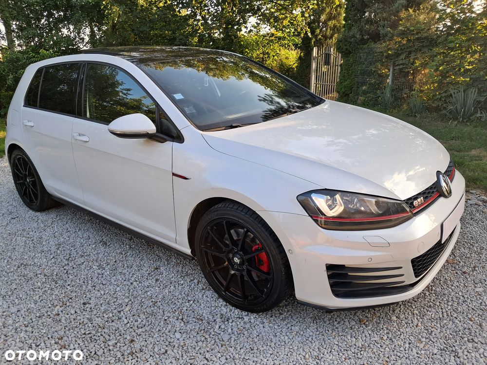 Volkswagen Golf - 16