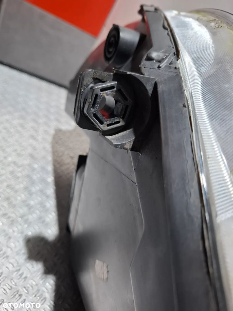 Lampa prawy przód zwykła Seat Leon II Rok 2010 anglik nr 5P2941034A - 7