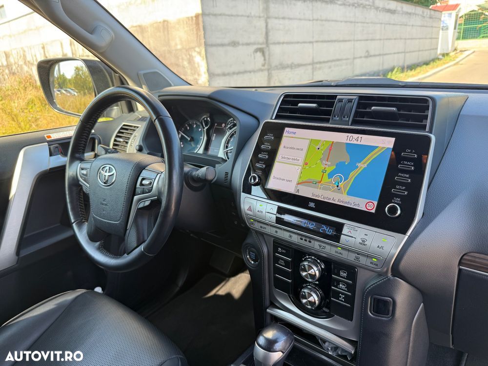 Toyota Land Cruiser - 5