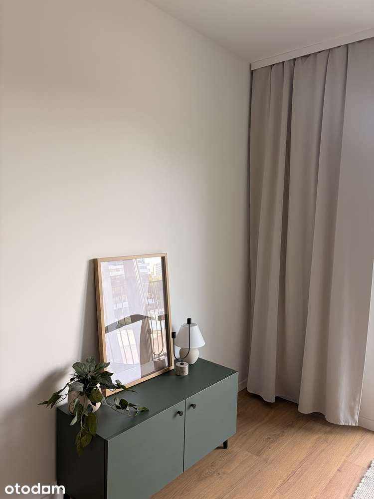 studio – Al. 3 maja 51b/527 - Błonia – bez pośredników