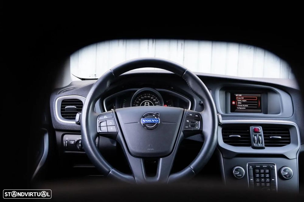 Volvo V40 Cross Country - 13