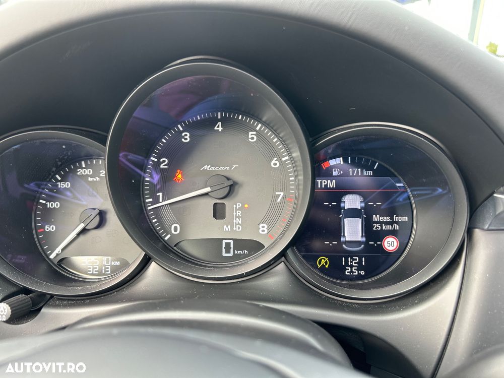 Porsche Macan T - 19