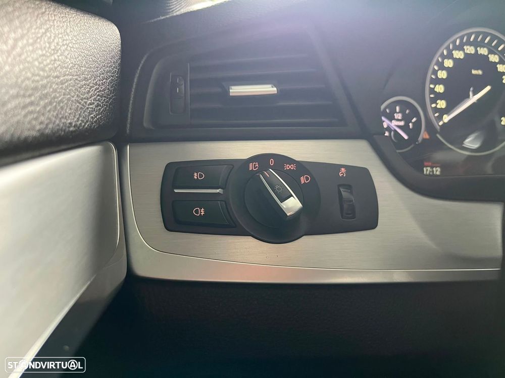 BMW 525 d Pack M Auto - 27