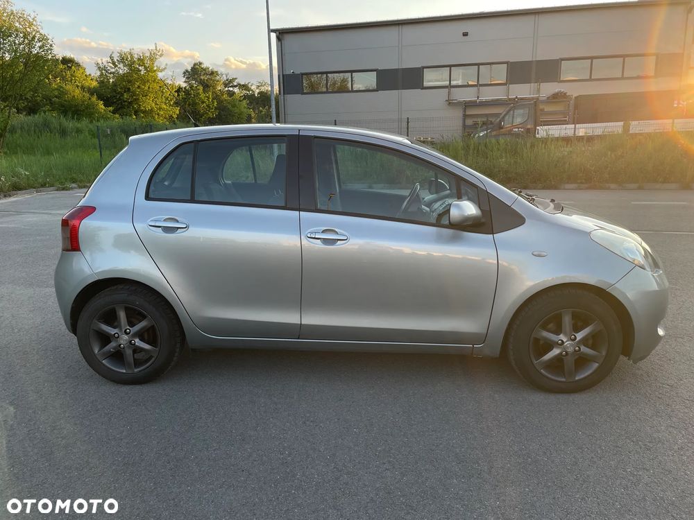 Toyota Yaris 1.3 Luna - 4
