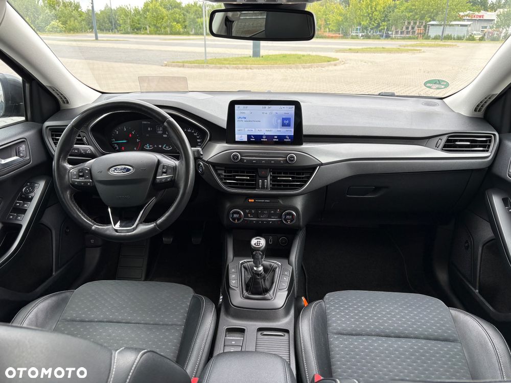 Ford Focus 1.5 EcoBlue Start-Stopp-System TITANIUM DESIGN - 31