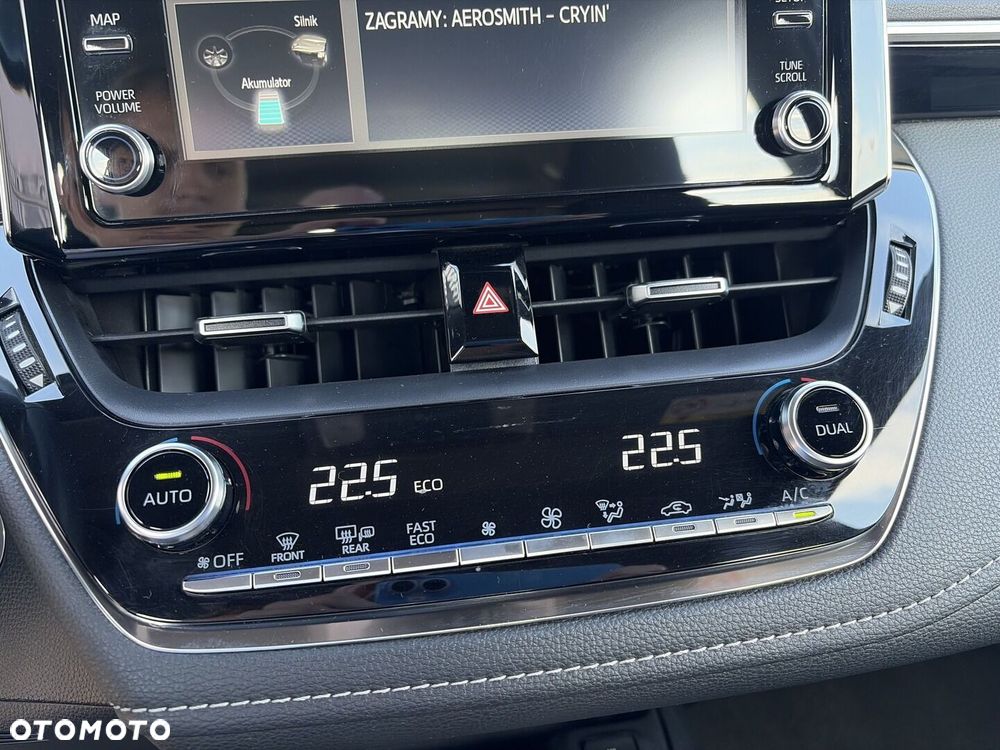 Toyota Corolla 1.8 Hybrid Comfort - 22