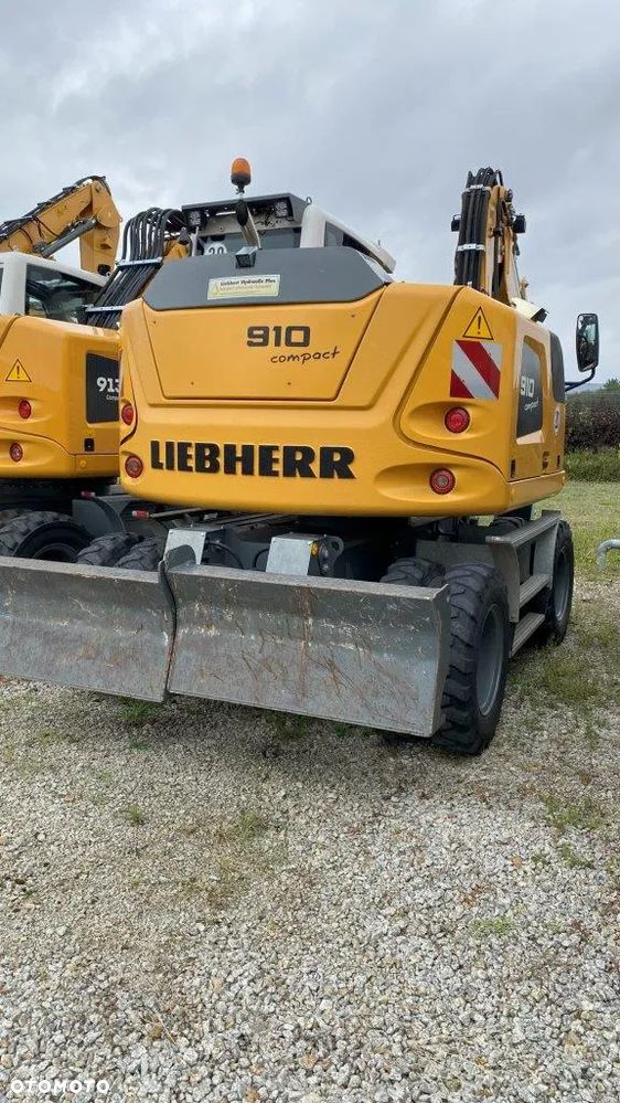 Liebherr A 910 Compact - 3