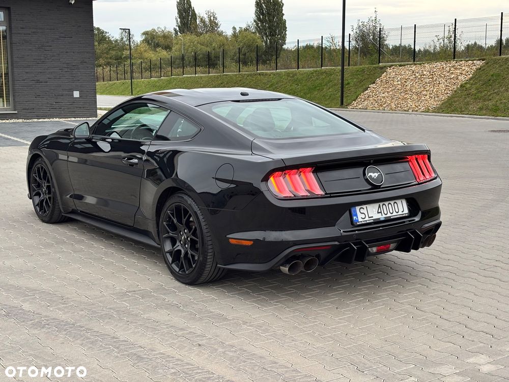 Ford Mustang - 5