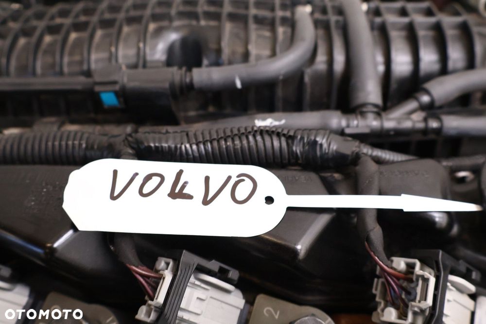 VOLVO XC40 2.0 D4 SILNIK D4204T12 - 13