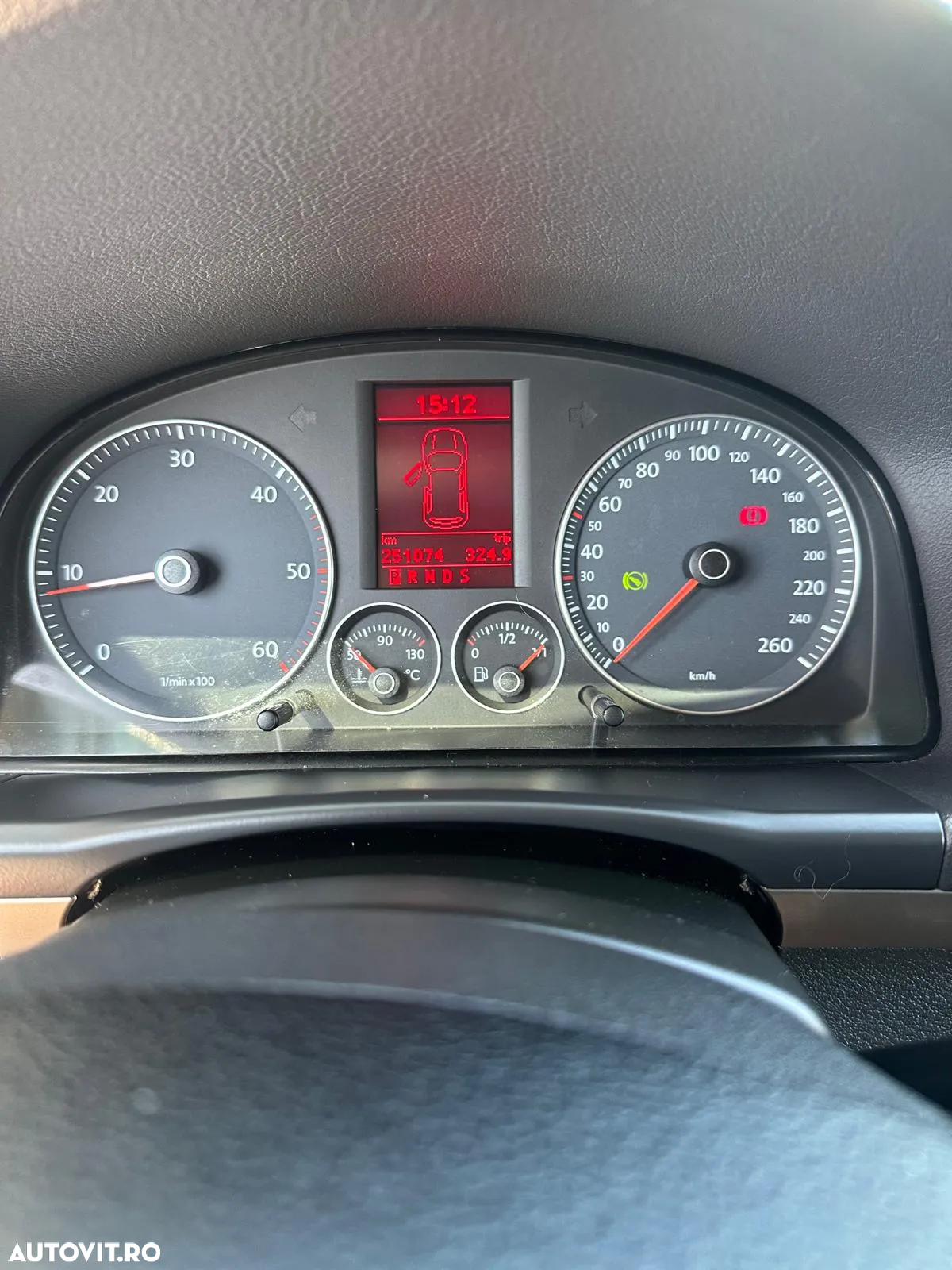 Volkswagen Touran - 8