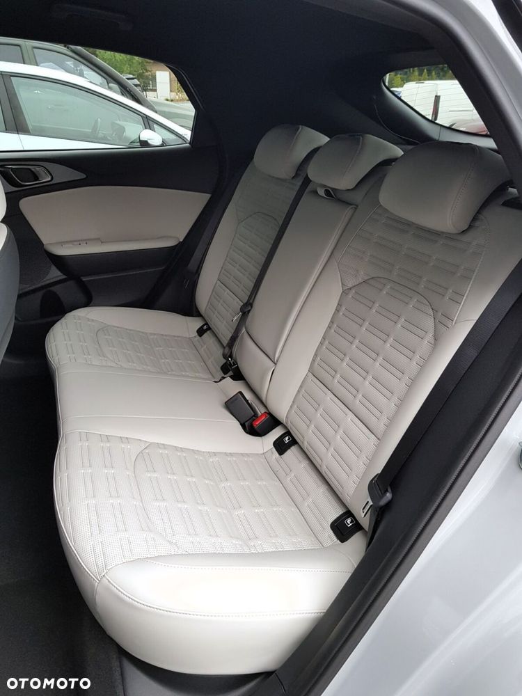 Kia XCeed 1.6 T-GDI Business Line DCT - 38