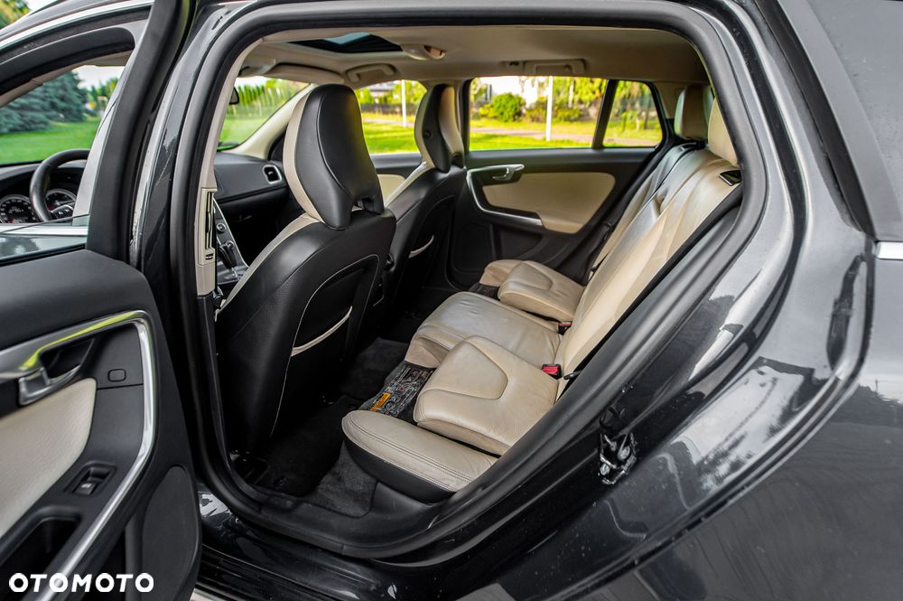 Volvo V60 D3 Geartronic RDesign - 22