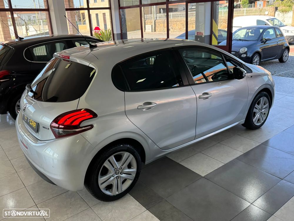 Peugeot 208 1.2 PureTech Style - 17