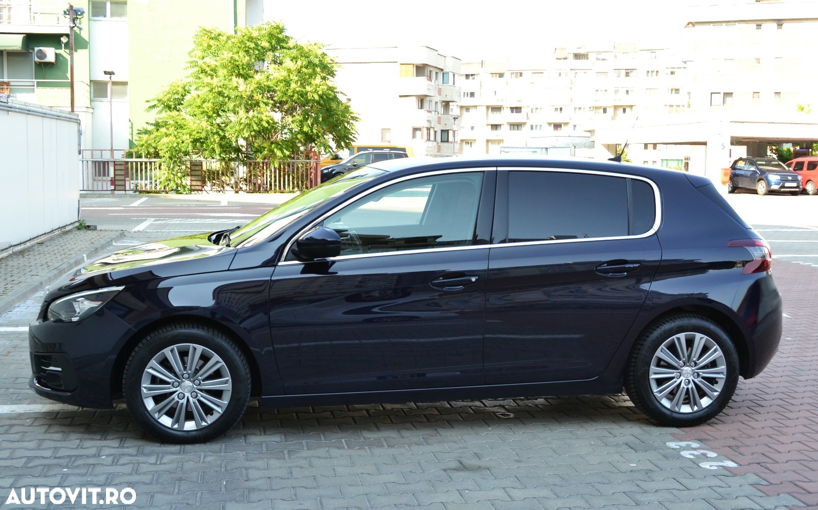 Peugeot 308 1.2 L PureTech Turbo S&S Active - 9