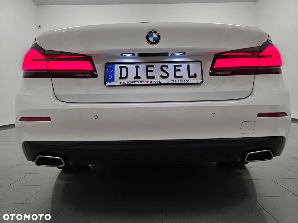 BMW Seria 5 518d mHEV Luxury Line sport - 38