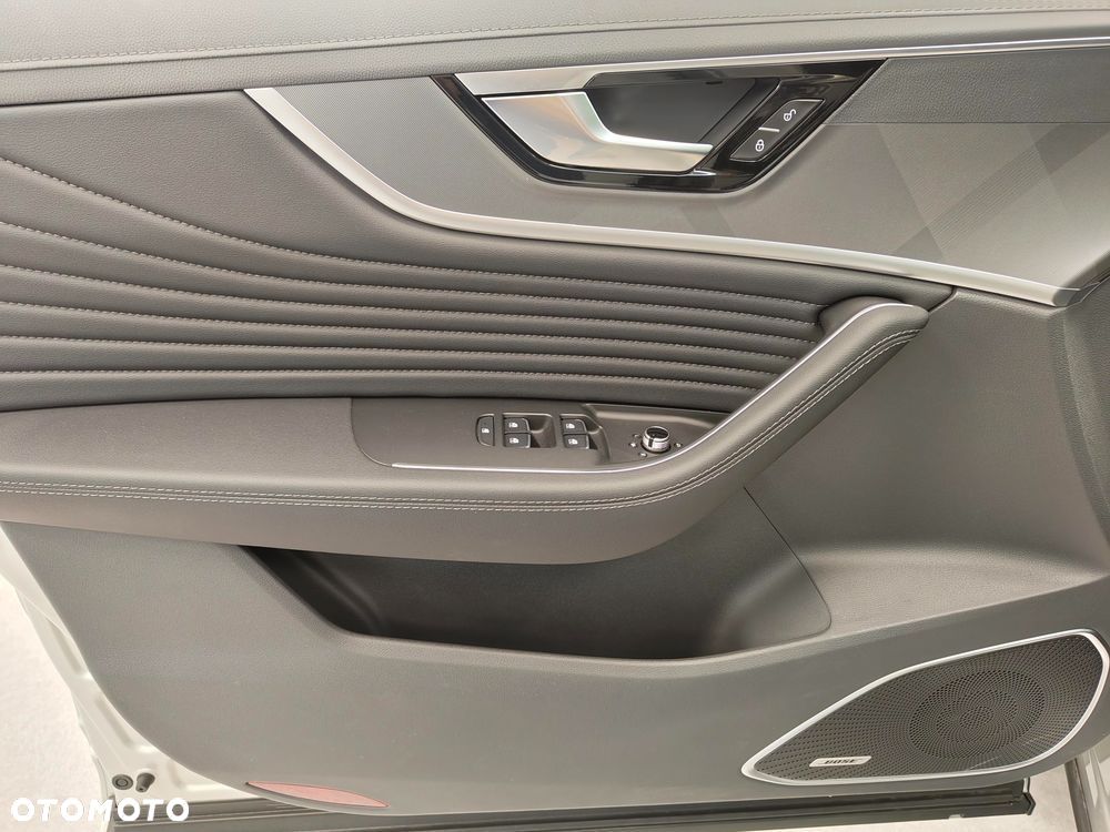 Hongqi HS5 2.0T Executive AWD - 11