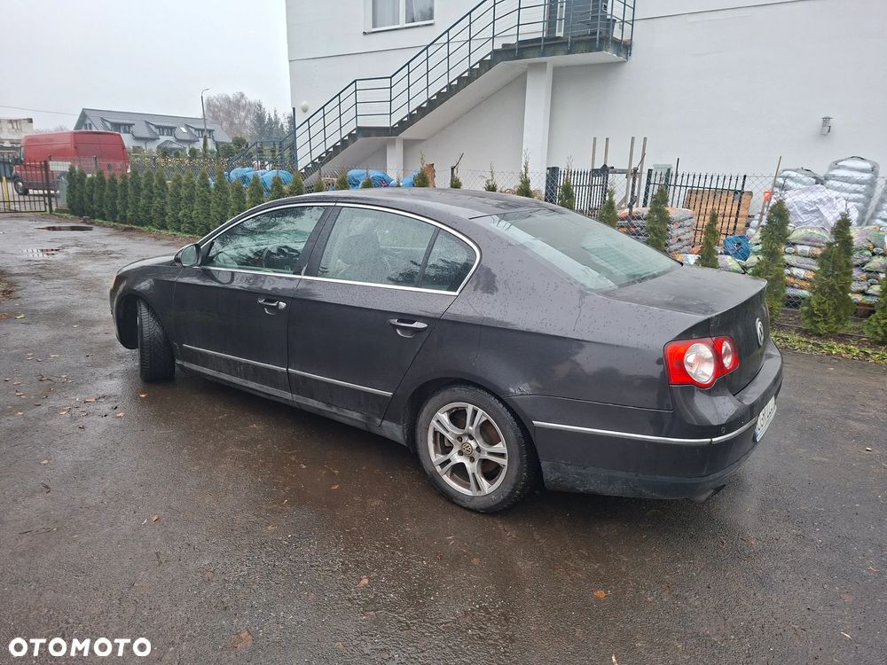 Volkswagen Passat 2.0 FSI Individual - 5