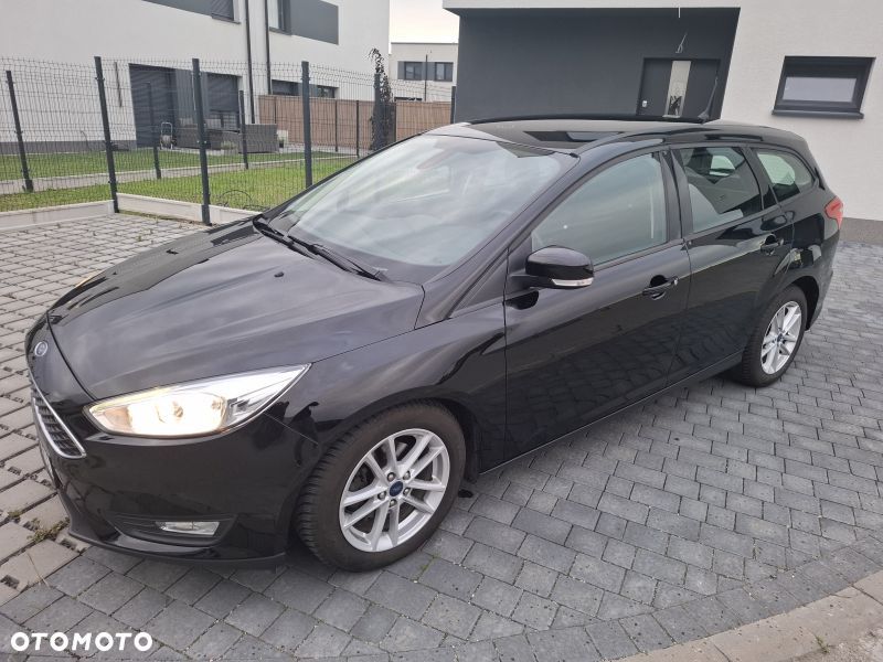 Ford Focus 1.5 TDCi SYNC Edition PowerShift - 4