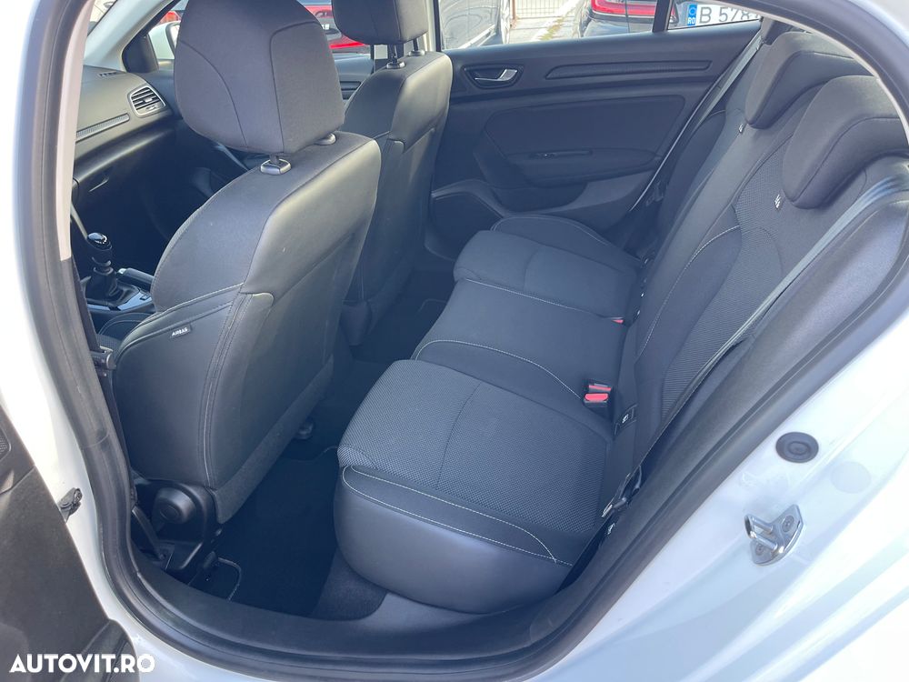 Renault Megane Blue dCi 116 Life - 10