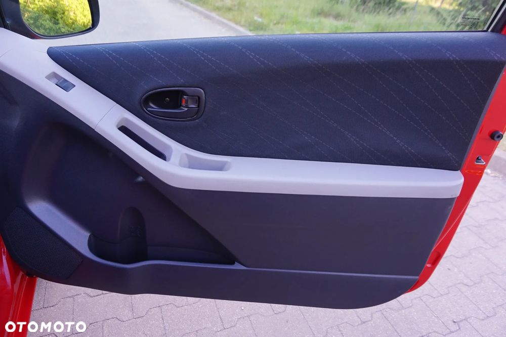 Toyota Yaris - 36