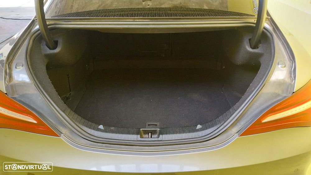 Mercedes-Benz CLA 180 d - 21