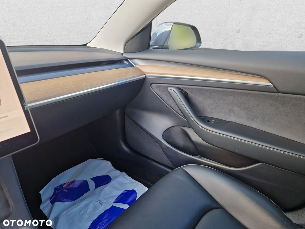 Tesla Model 3 - 15