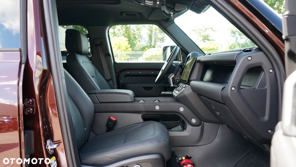 Land Rover Defender 3.0 D350 mHEV Outbound - 13
