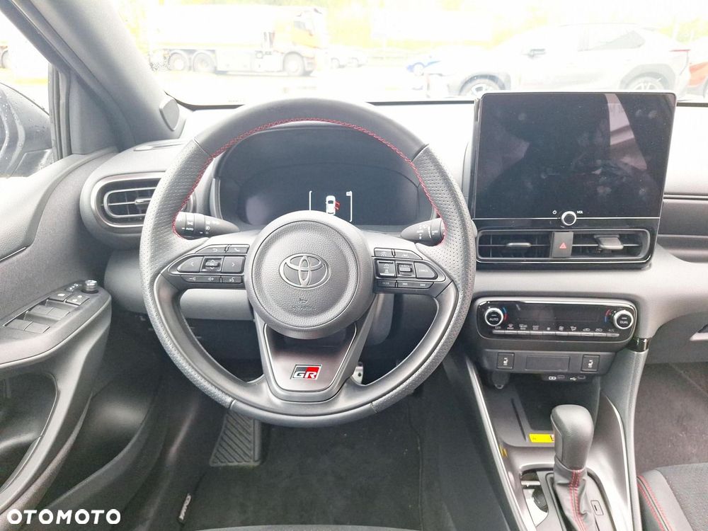 Toyota Yaris - 12