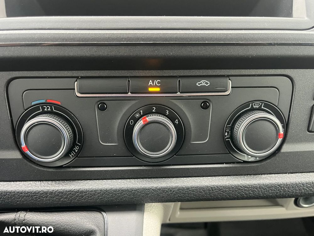Volkswagen Transporter - 12
