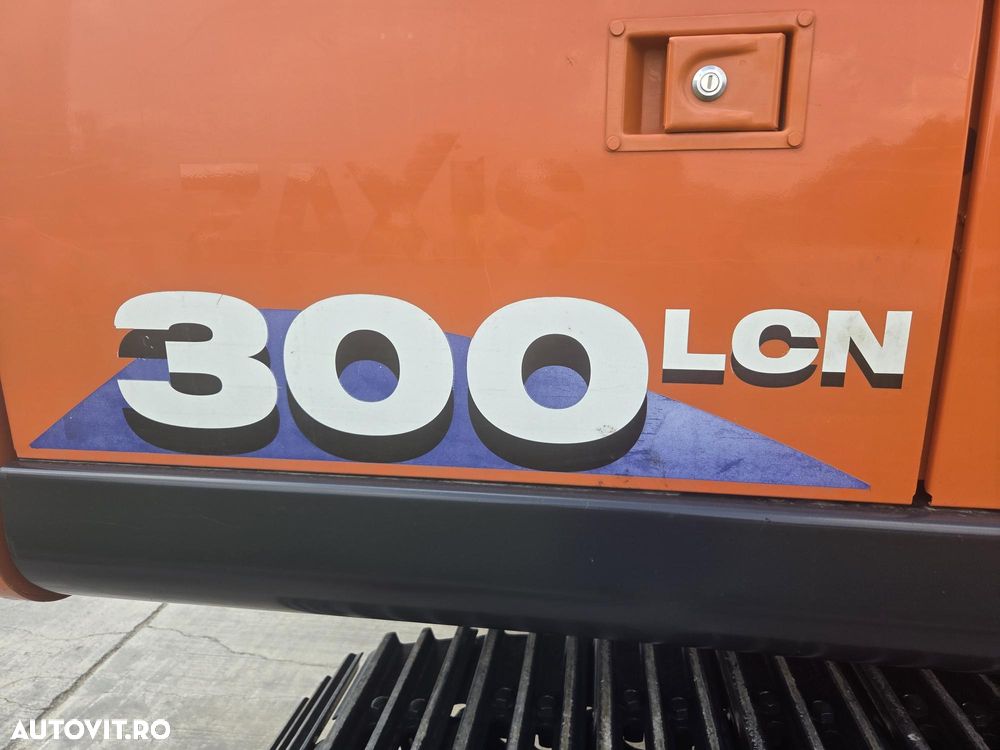 Hitachi ZX300LCN-6, 2019, 8.944h, cupa NOUA 1,8mc, 31,6tone, Ad sapare 7,5m, latime 3m, camere spate si laterale, inst picon si rotire pe brate, consum mediu 19,6l, lant 90% ok doar 721h deplasare, avertizare antirasturnare, posibl leasing-PROMOTIE 93.900Eur - 23