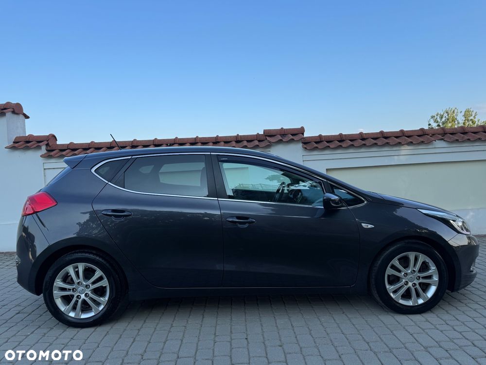 Kia Ceed - 14