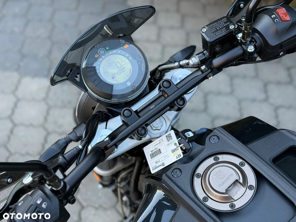 Husqvarna Svartpilen - 31