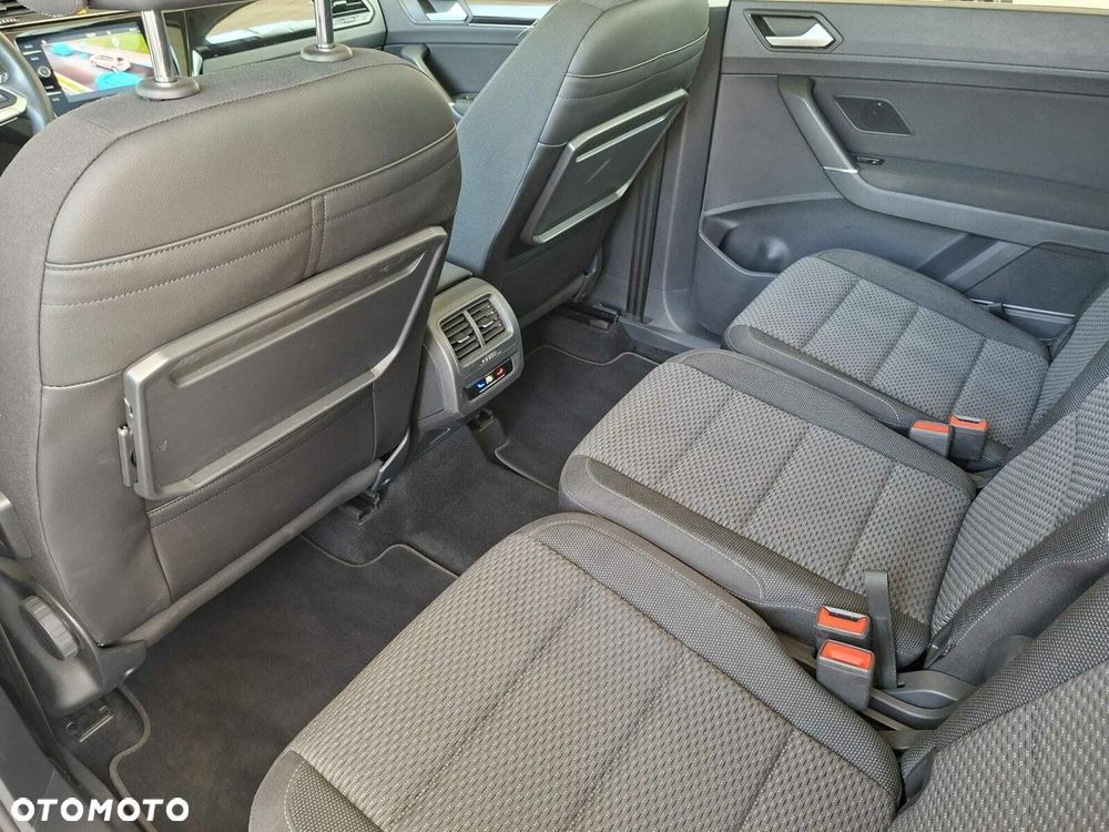 Volkswagen Touran - 22