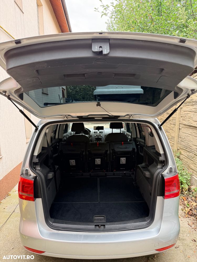 Volkswagen Touran 1.6 TDI DSG Trendline - 17
