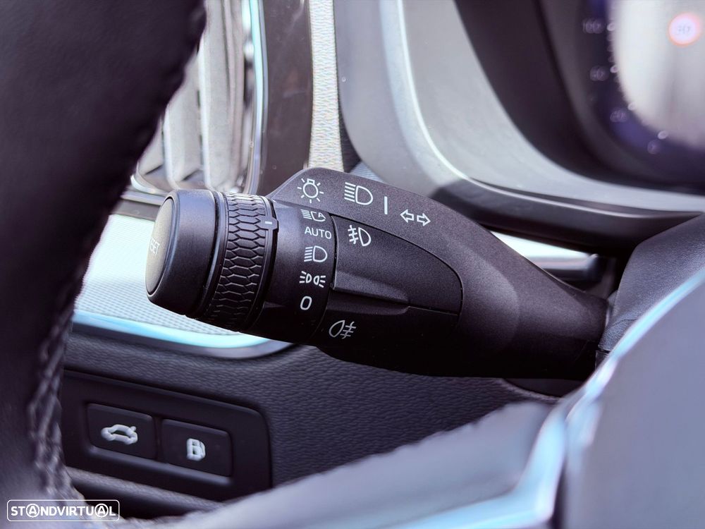 Volvo XC 60 2.0 T6 PHEV Black Edition AWD - 33
