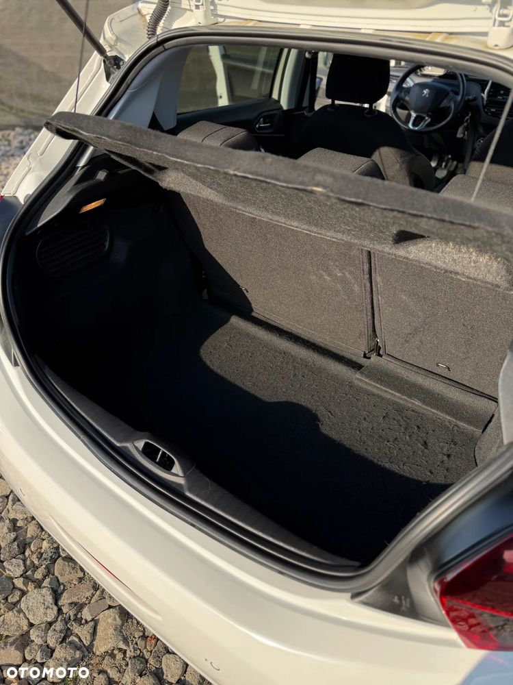 Peugeot 208 PureTech 82 Stop & Start Signature - 18